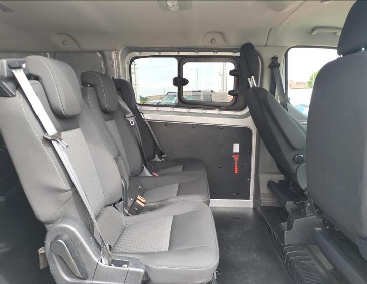 Ford Transit Custom 13