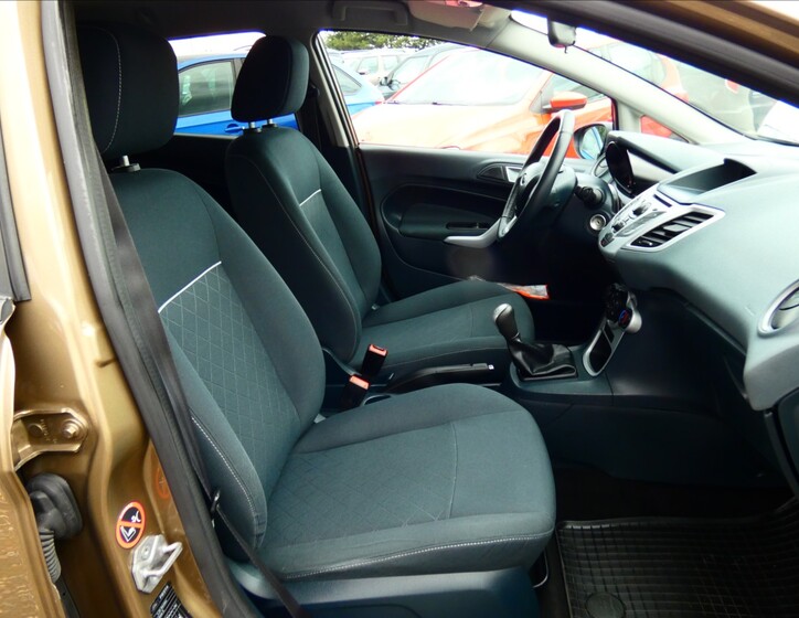 Ford Fiesta 10