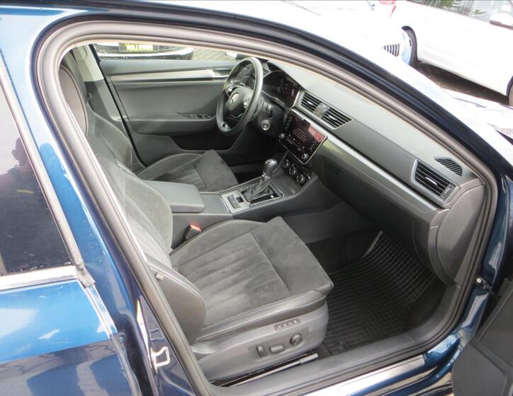 Škoda Superb 12