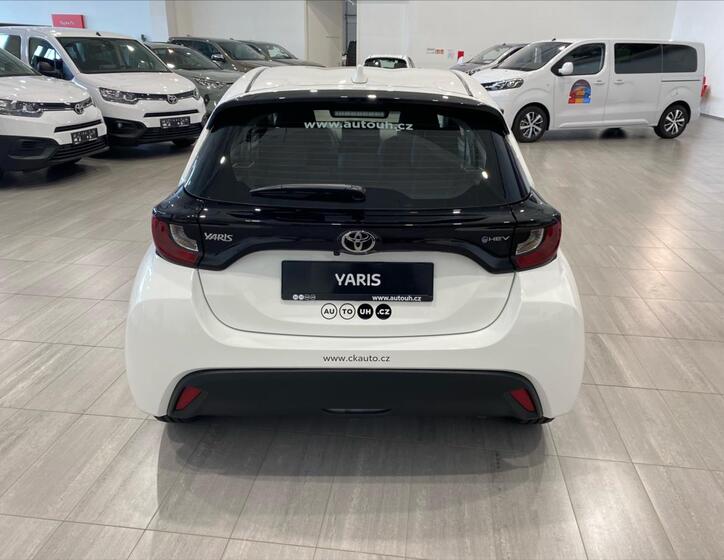 Toyota Yaris 6
