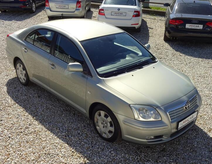 Toyota Avensis 1