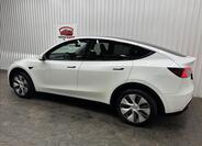 Tesla Model Y 5