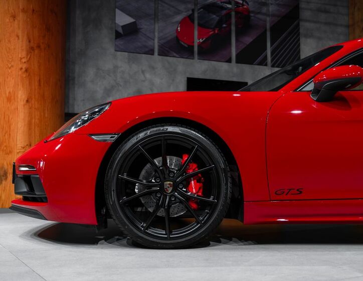 Porsche Cayman 3