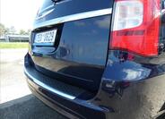 Chrysler Town & Country 10
