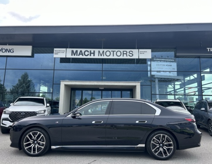 BMW i7 3