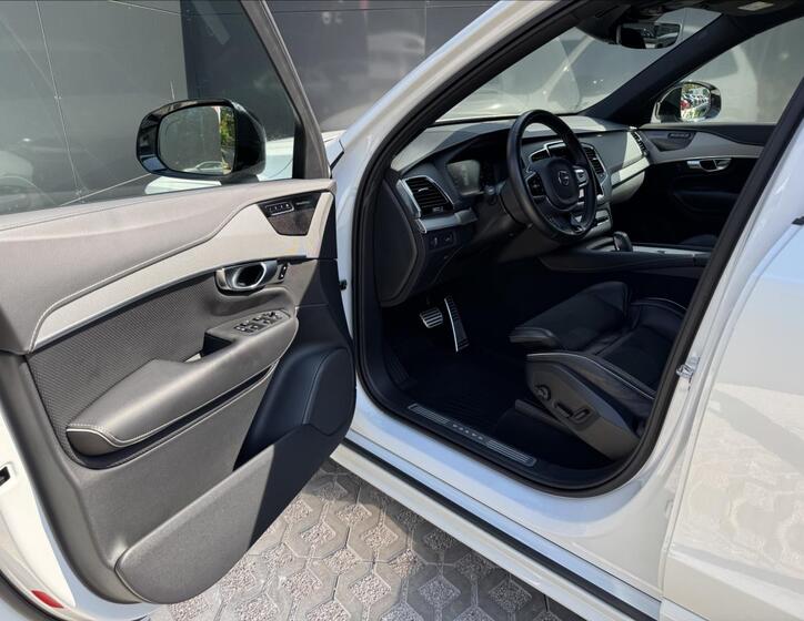 Volvo XC90 10