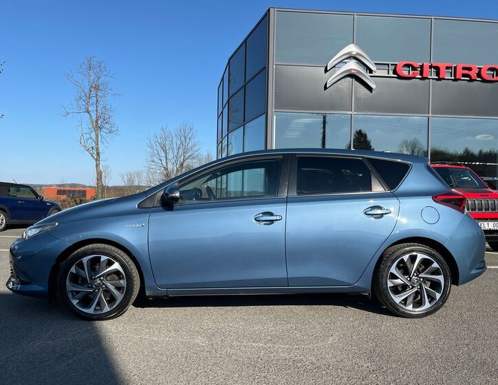 Toyota Auris 4