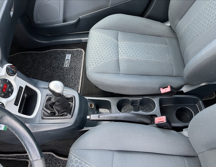 Ford Fiesta 27