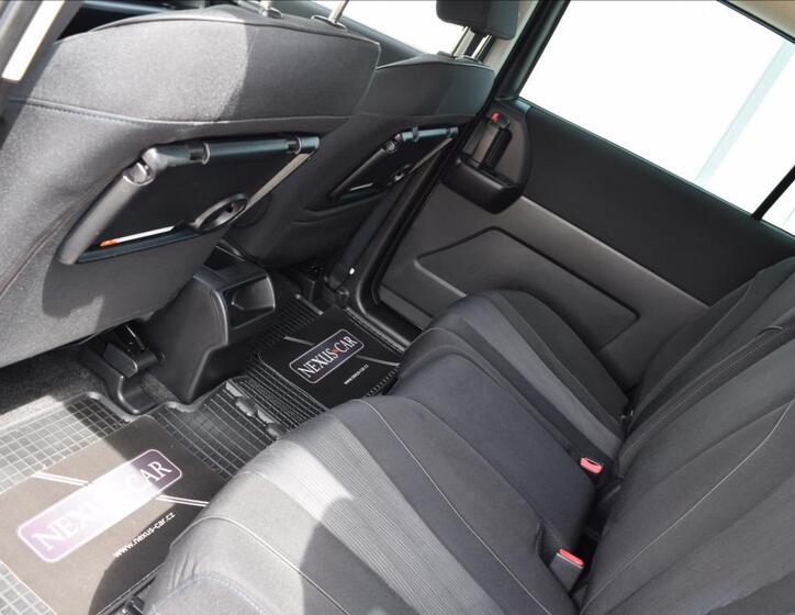 Mazda 5 18