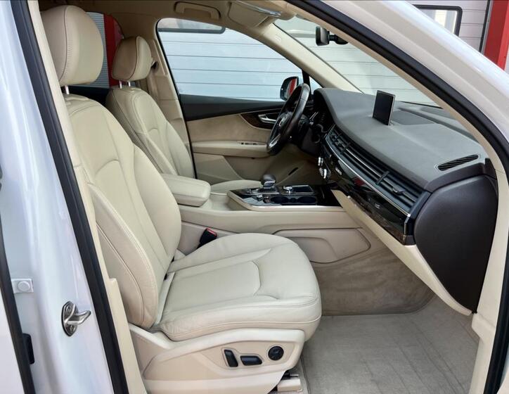 Audi Q7 22