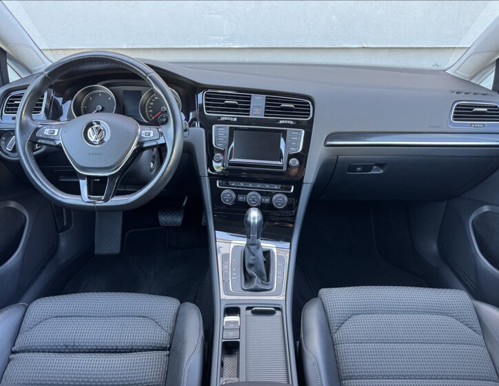 Volkswagen Golf 25