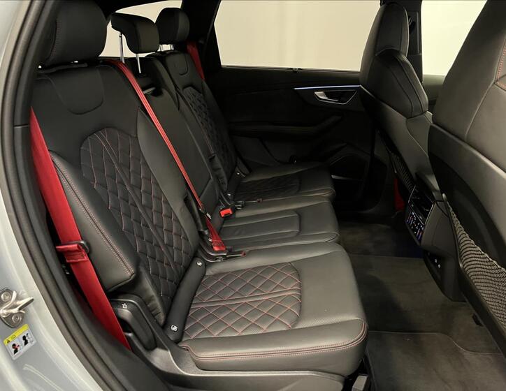 Audi SQ7 26
