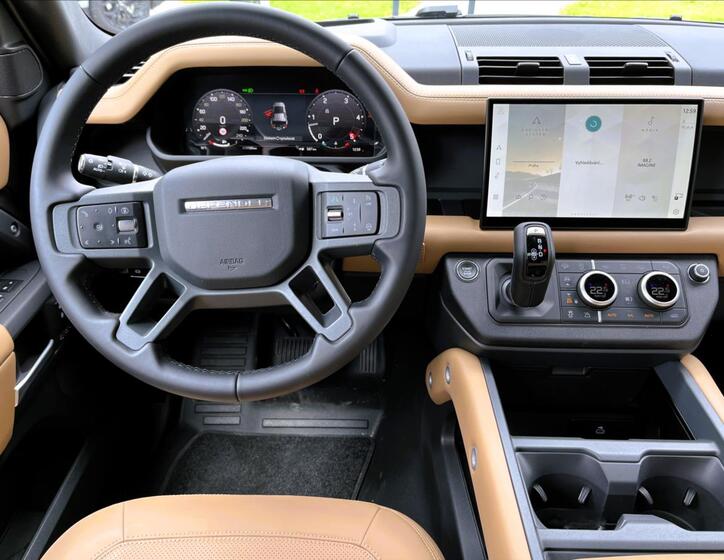 Land Rover Defender 13