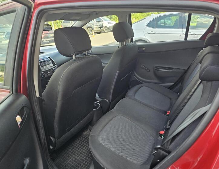 Hyundai i20 9
