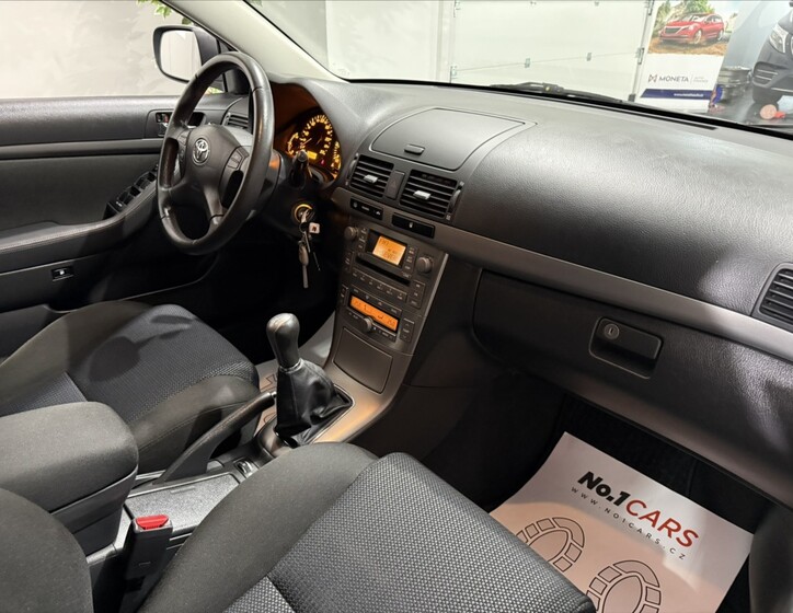 Toyota Avensis 18