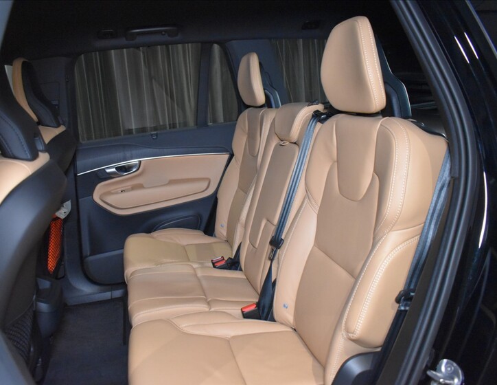 Volvo XC90 9