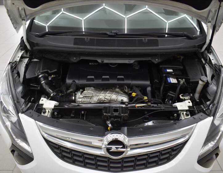 Opel Zafira 25