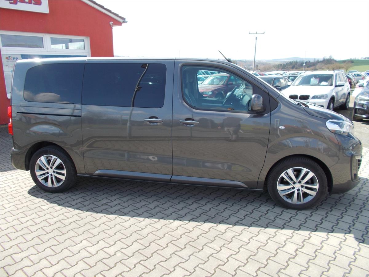 Peugeot Traveller