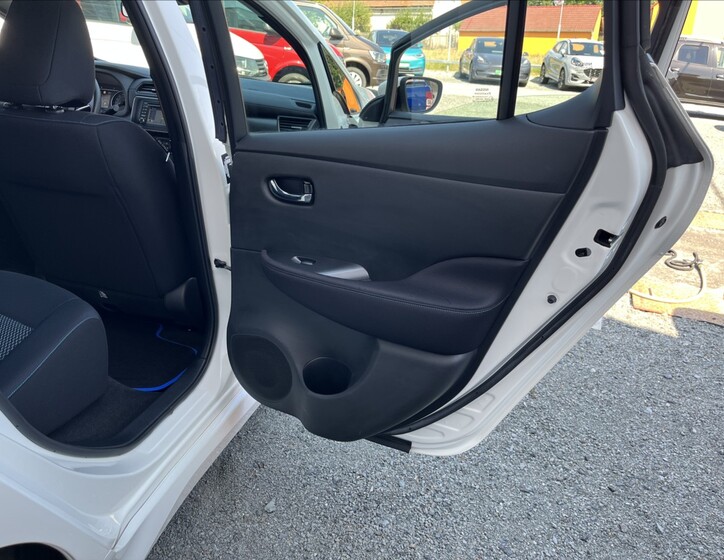Nissan Leaf 49