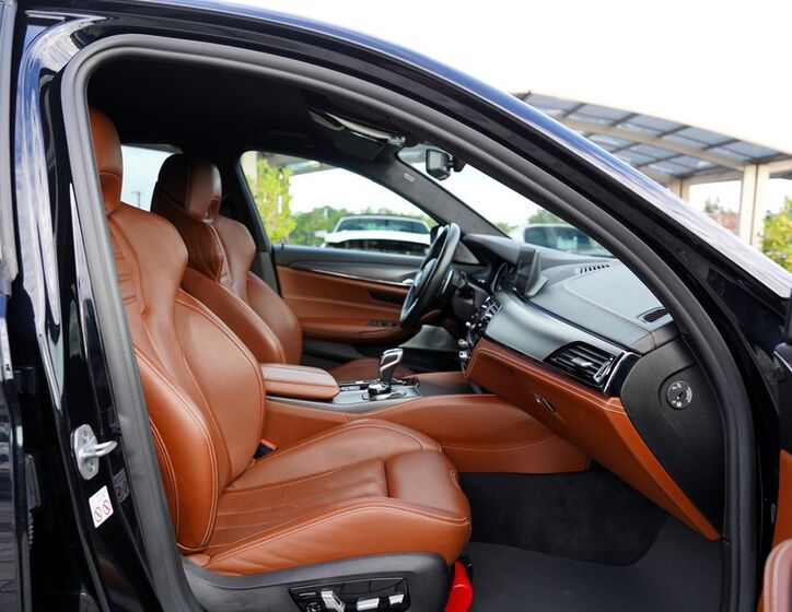 BMW M5 32