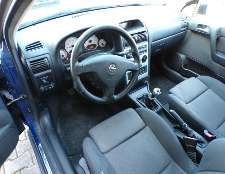 Opel Astra 12
