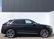 Audi SQ8 10