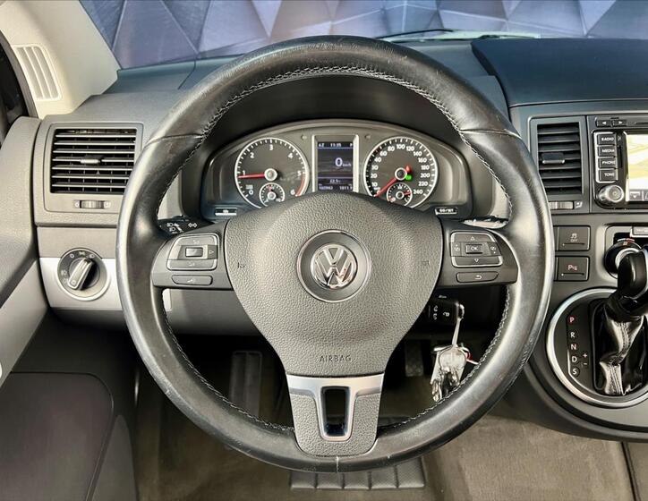 Volkswagen Multivan 14