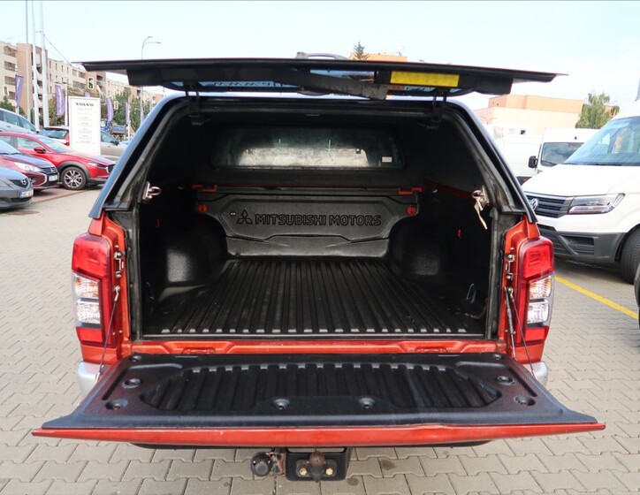 Mitsubishi L200 10