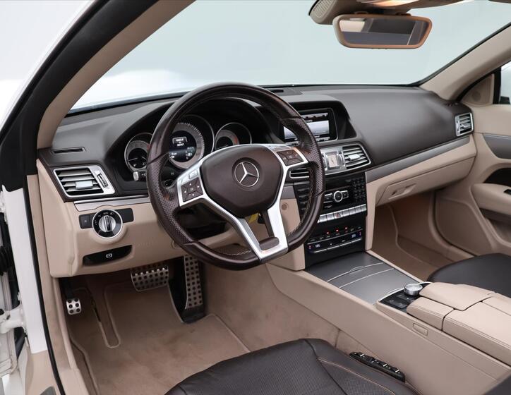 Mercedes-Benz Třídy E 33