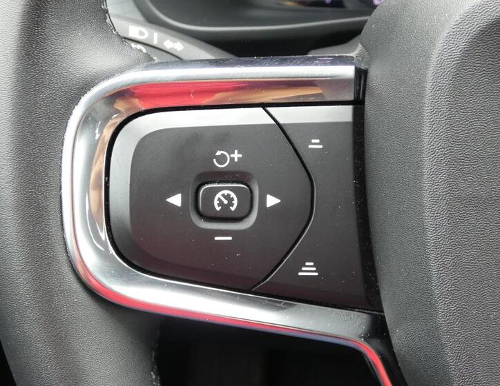 Volvo XC40 11