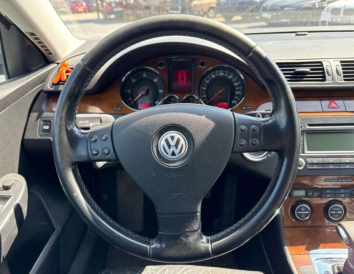 Volkswagen Passat 10