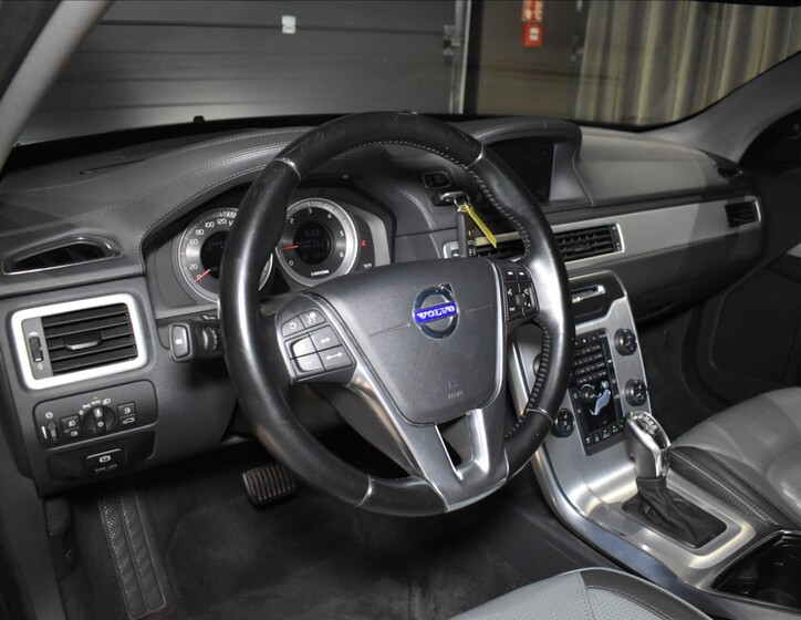 Volvo V70 12