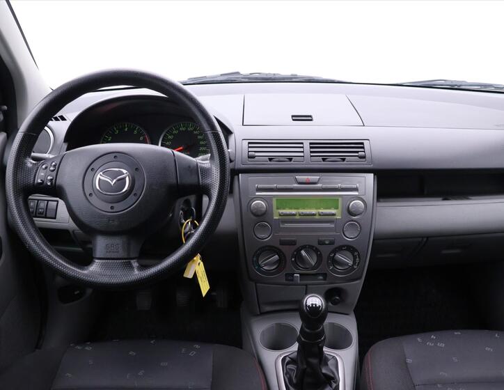 Mazda 2 23