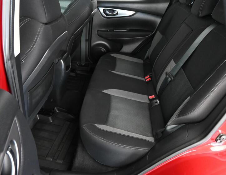 Nissan Qashqai 10
