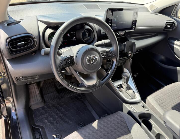 Toyota Yaris 8