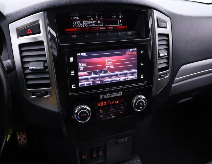 Mitsubishi Pajero 21