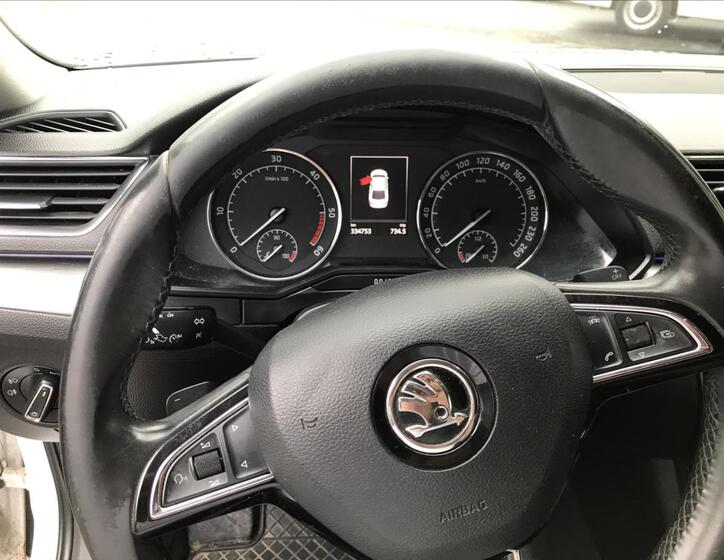 Škoda Superb 11