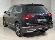 Volkswagen Tiguan 9
