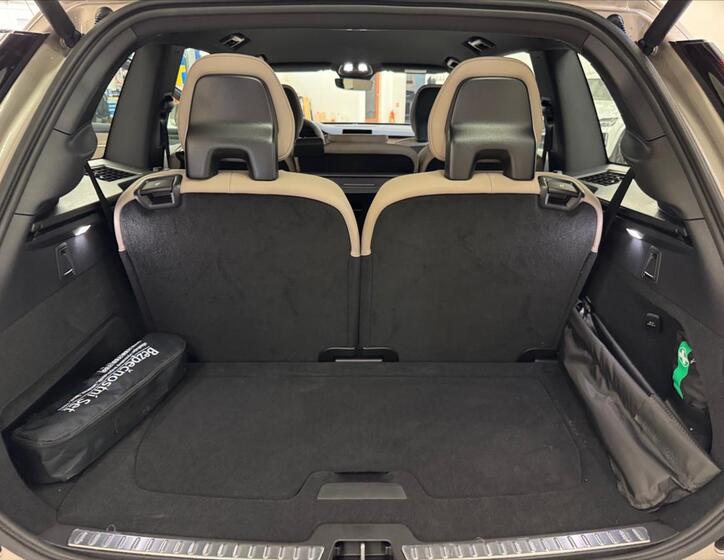 Volvo XC90 12