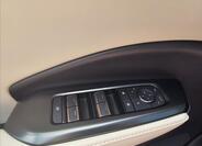 Lexus LBX 10