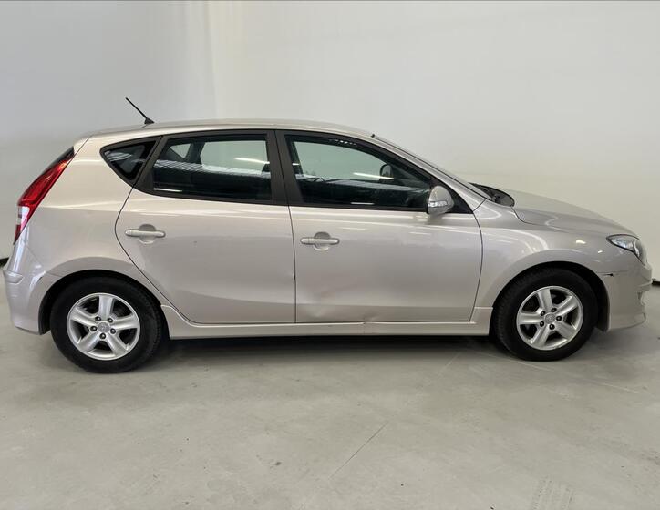 Hyundai i30 4