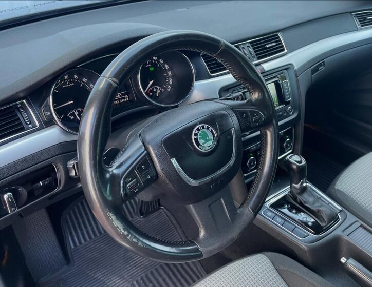 Škoda Superb 12