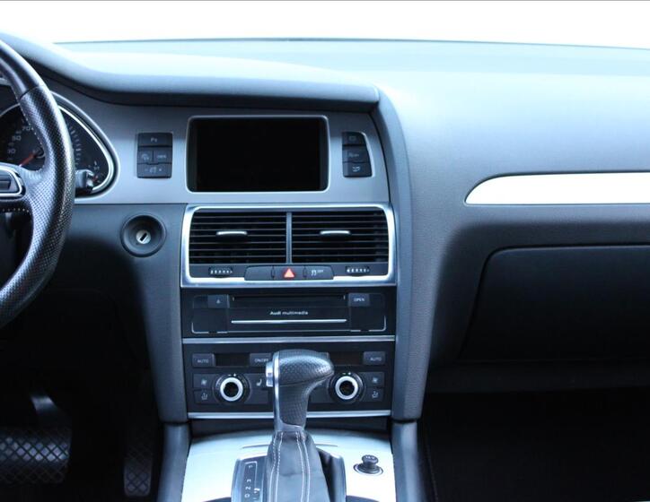 Audi Q7 24