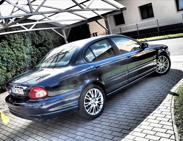 Jaguar X-Type 3