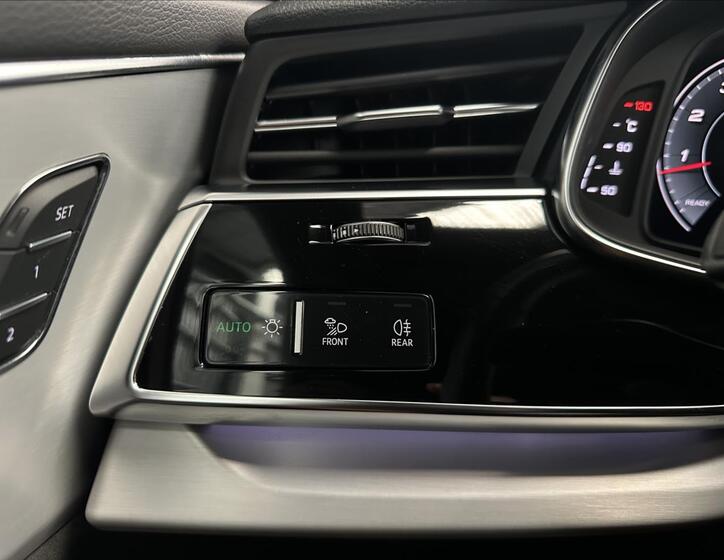 Audi SQ8 19
