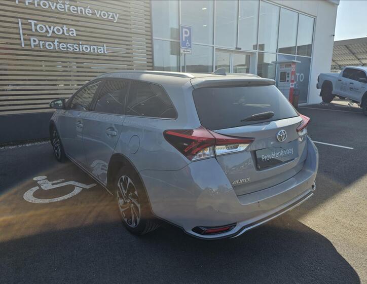 Toyota Auris 2
