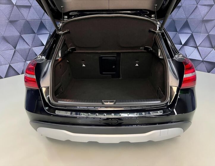 Mercedes-Benz GLA 24