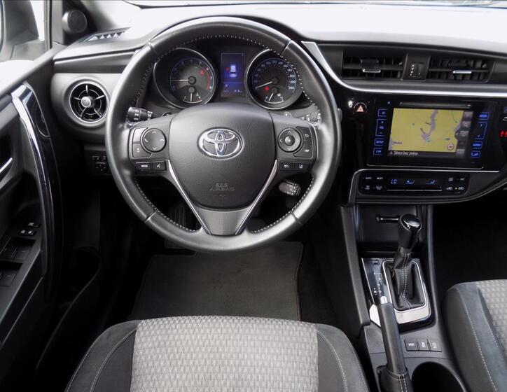 Toyota Auris 15