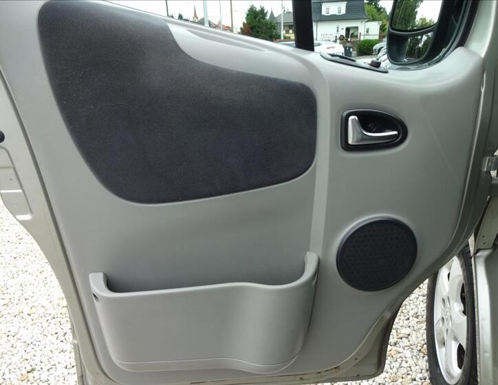 Renault Trafic 19