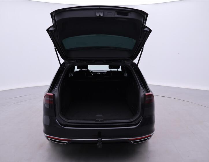Volkswagen Passat 9